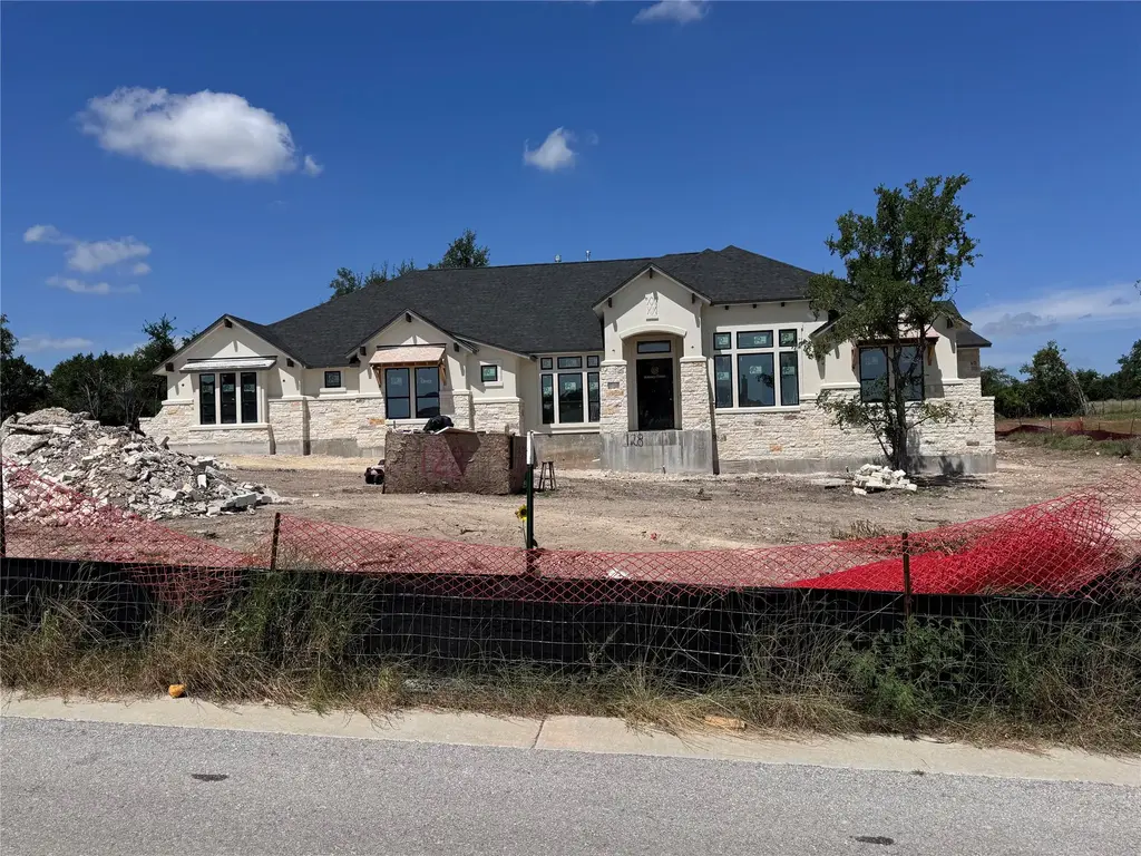 128 Rancho Deluxe, Liberty Hill