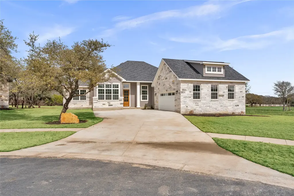 108 Double Circle, Burnet