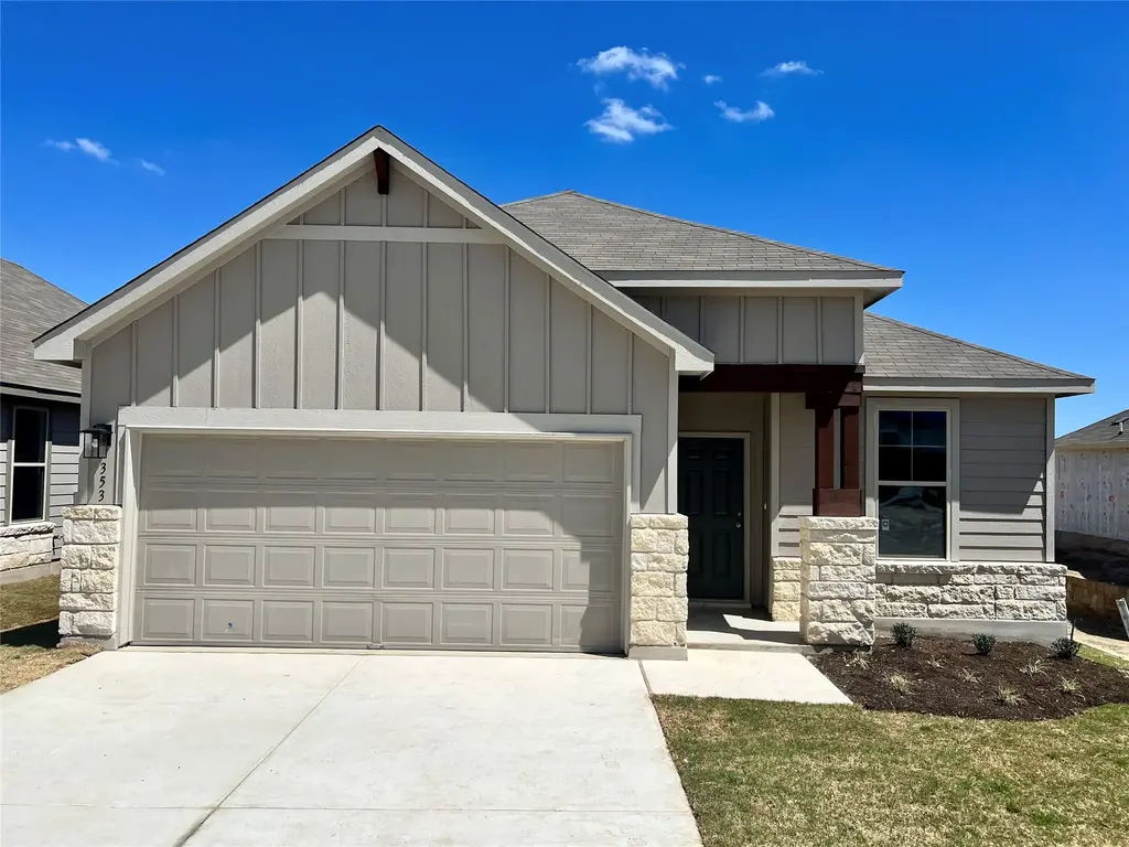 353 Grace Lilly Drive, Buda