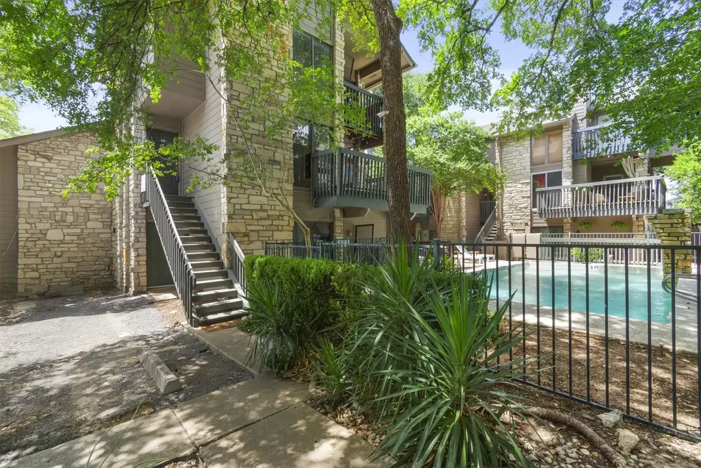 3627 Menchaca Road 204, Austin