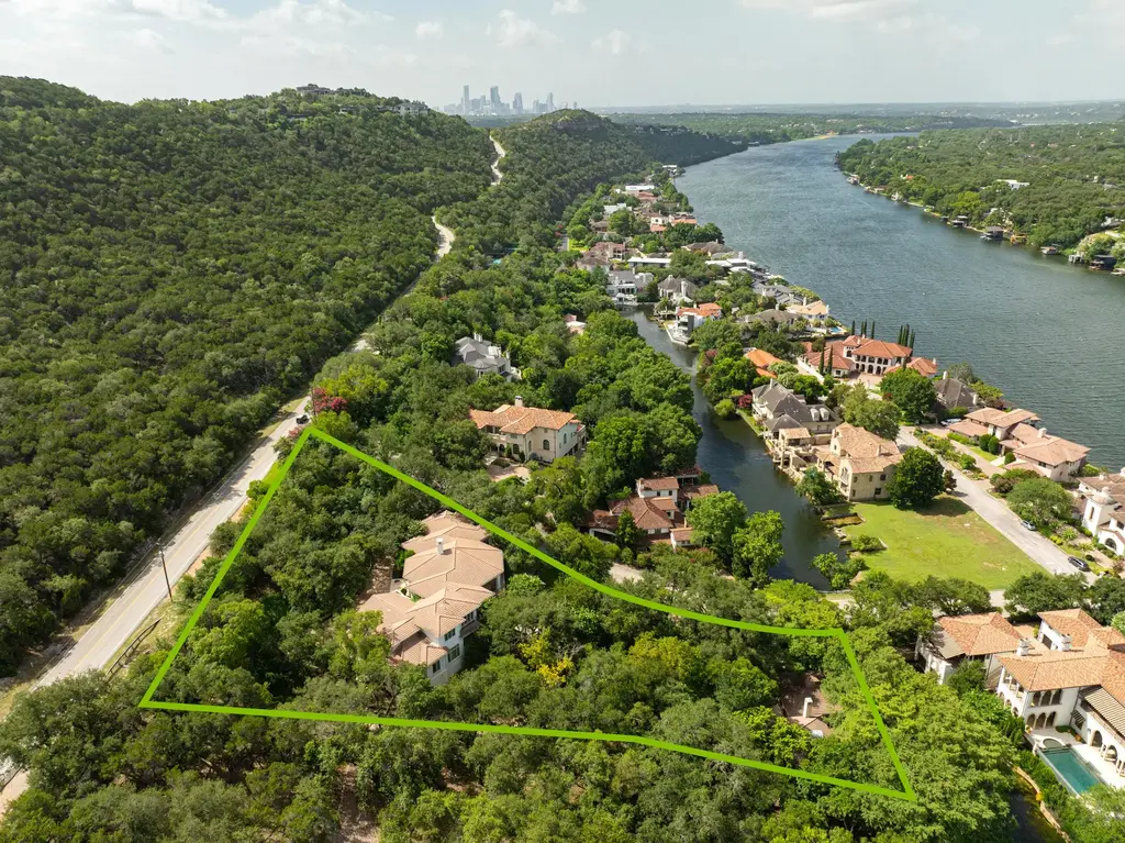 4400 Island Avenue, Austin