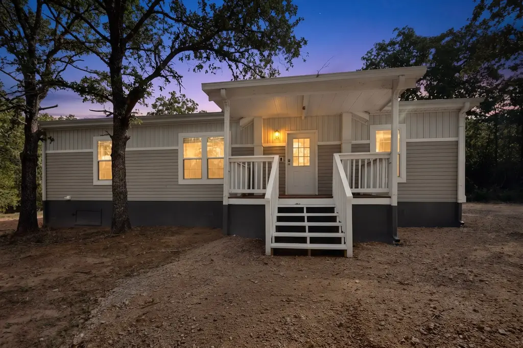 300 Flaming Oak Drive, Bastrop