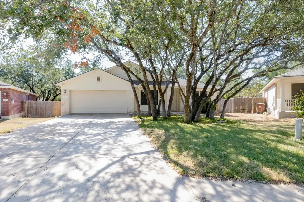 1111 Fossil Cove, Round Rock