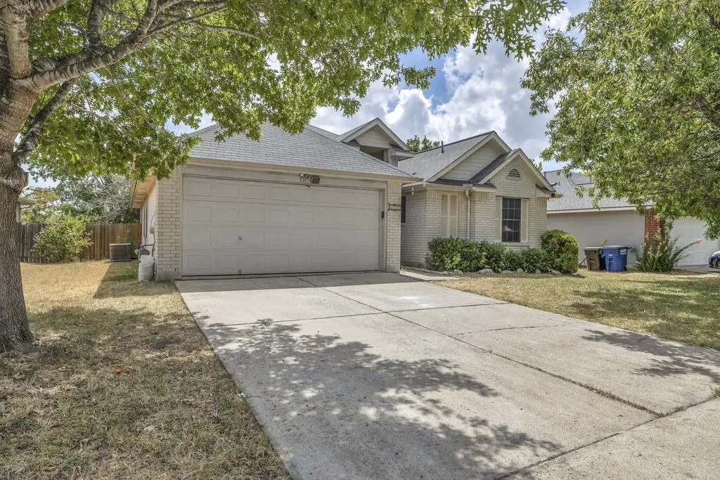 216 Meadowside Drive, Hutto