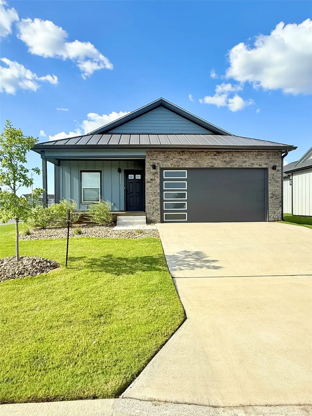 2031 Applewood Drive, Lockhart