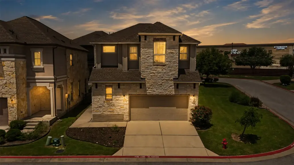 2105 Town Centre Drive 40, Round Rock
