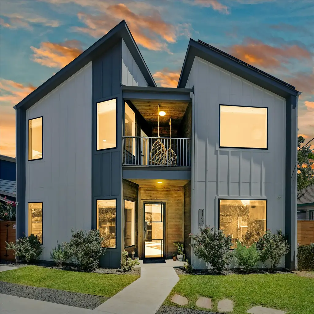 1187 Oak Grove Avenue, Austin