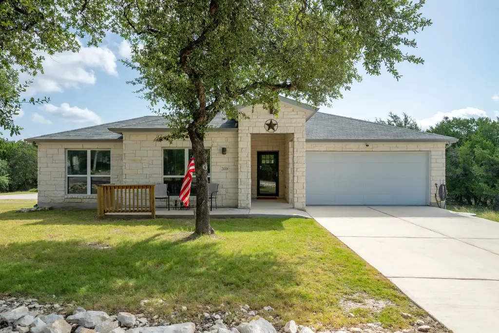 21006 Santa Rosa Avenue, Lago Vista