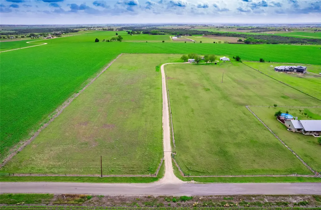 851 County Road 455, Coupland