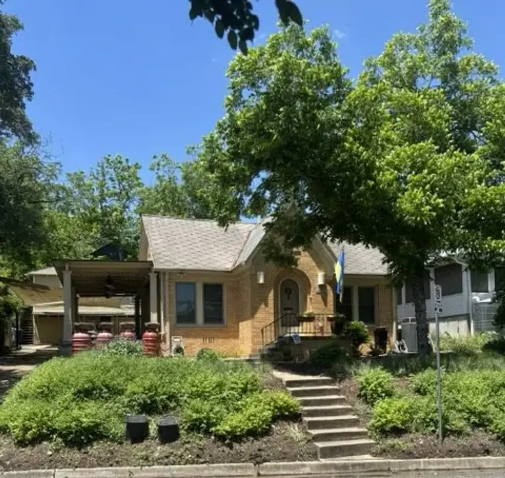 2002 East Side Drive, Austin