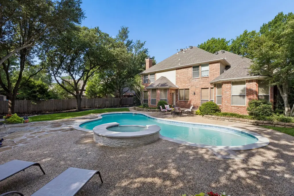 303 Waterford Court, Southlake