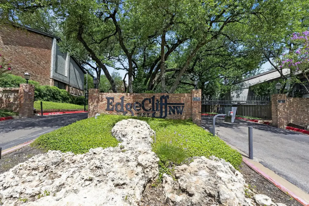 7122 Wood Hollow Drive 71, Austin
