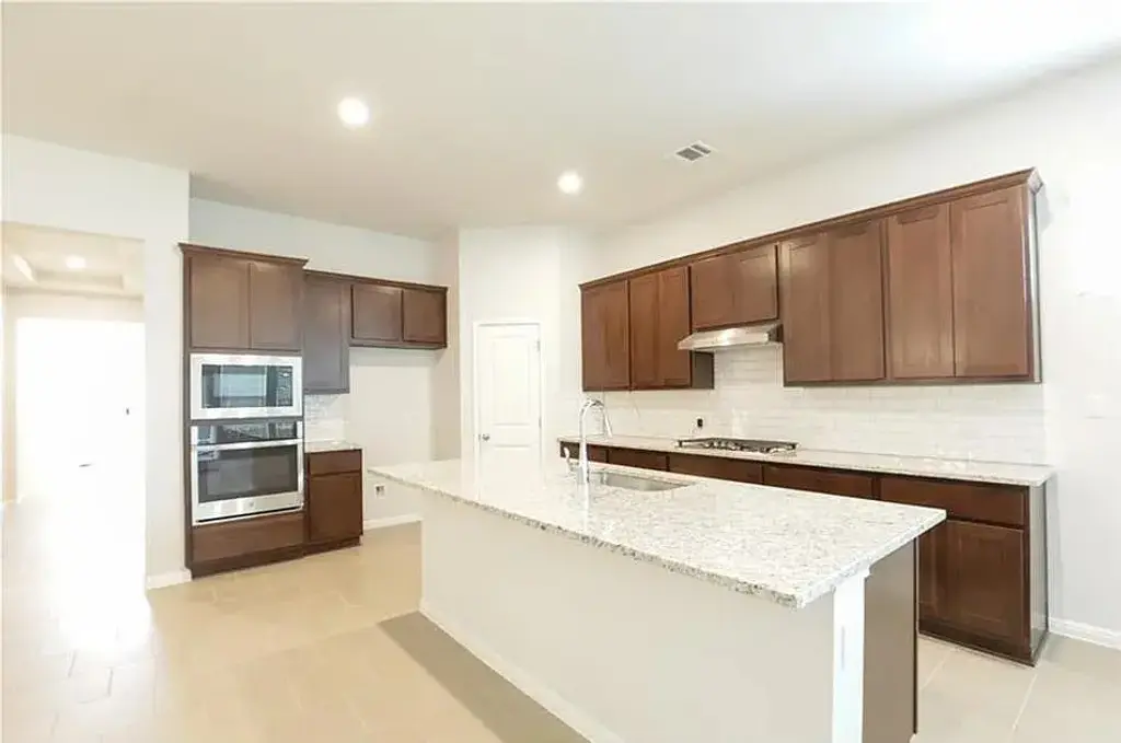 135 Horseshoe Cove, Kyle
