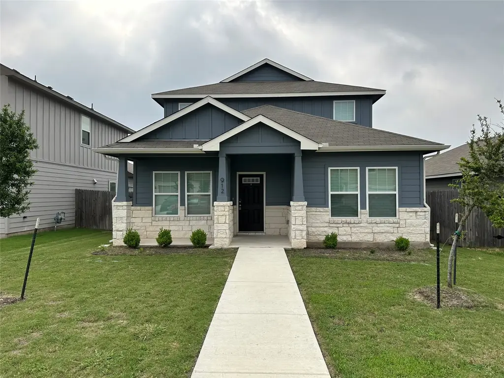 912 Main Street, Hutto