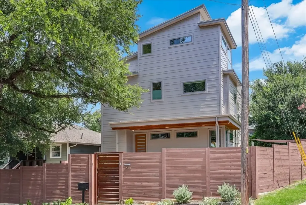 2201 E 9th Street, Austin