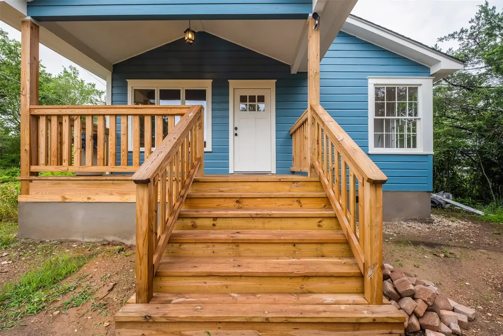 247 Foothill Road, Bastrop