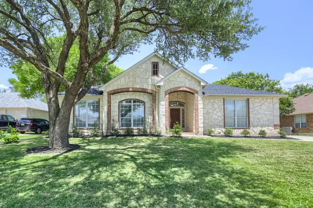 1004 Olympic Drive, Pflugerville