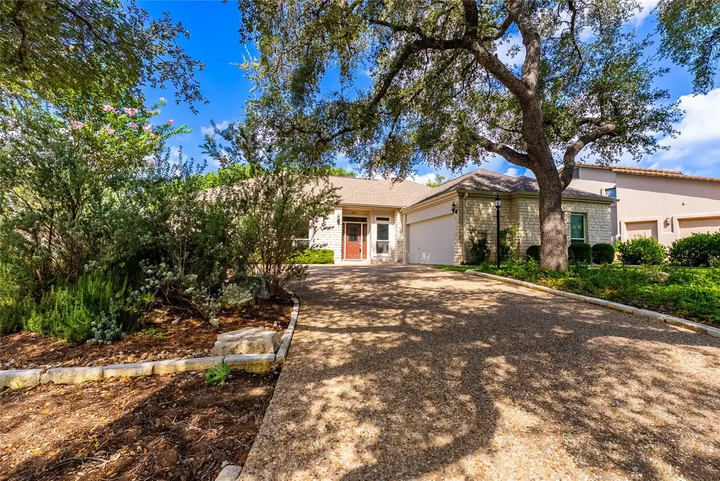 1411 Lakeway Drive, Lakeway