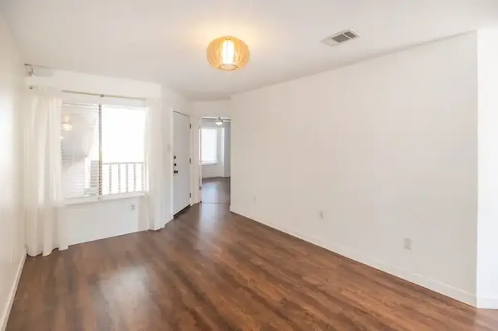 1740 Timber Ridge Road 128, Austin