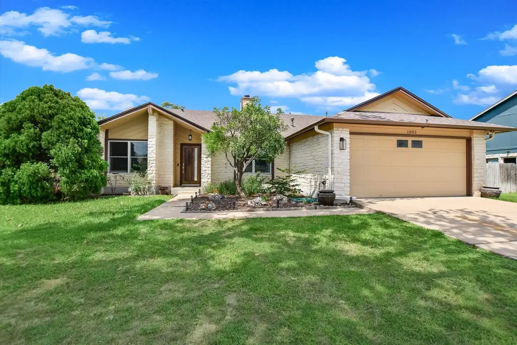 1002 W Noton Street, Pflugerville