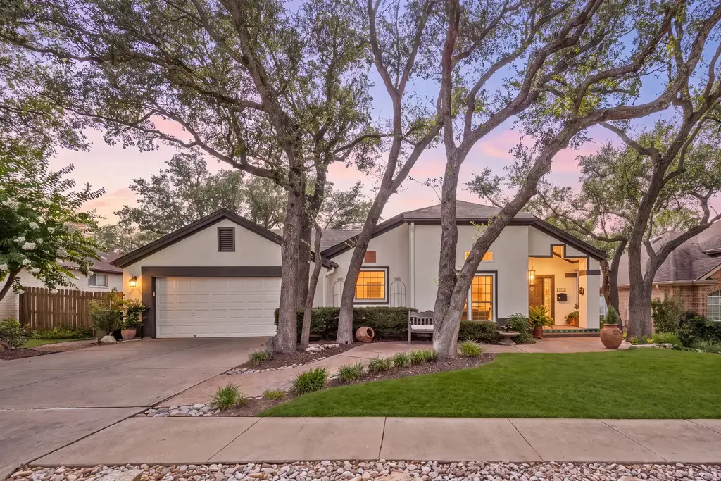 301 Riverview Drive, Georgetown