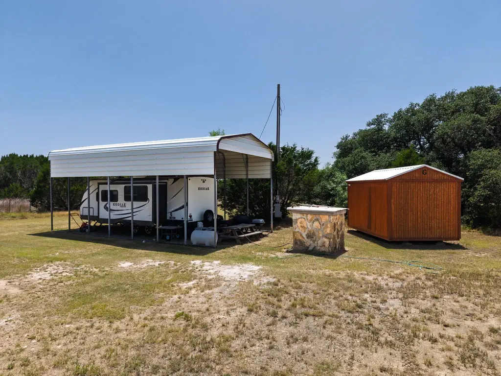 3366 Cr 419, Evant