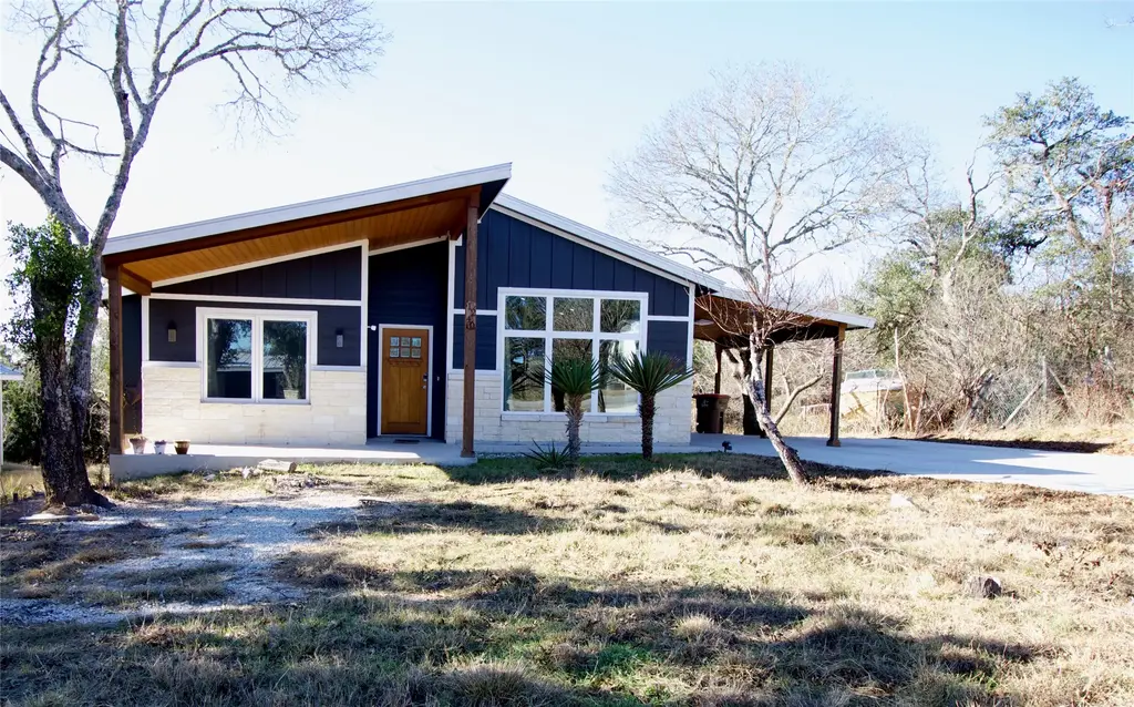 1240 Canyon Shores, Canyon Lake
