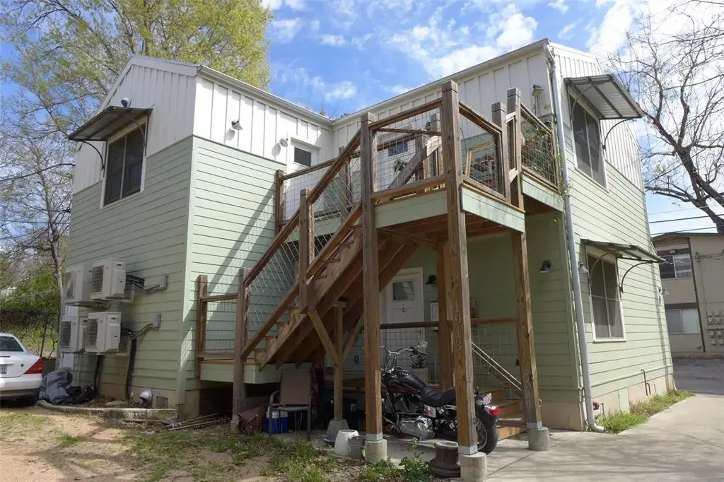 1913 Robbins Place E, Austin