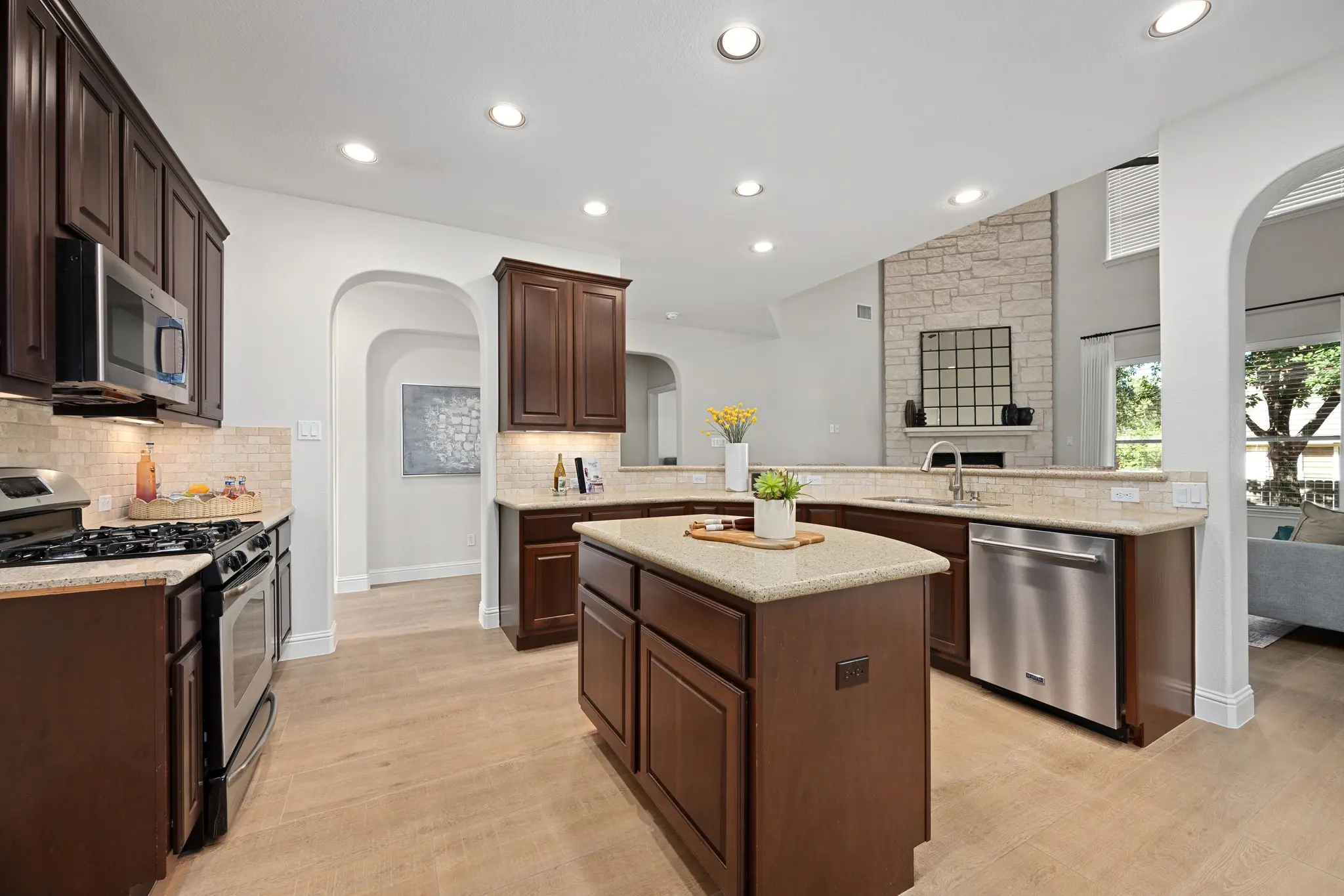 Photo of Listing #1583668