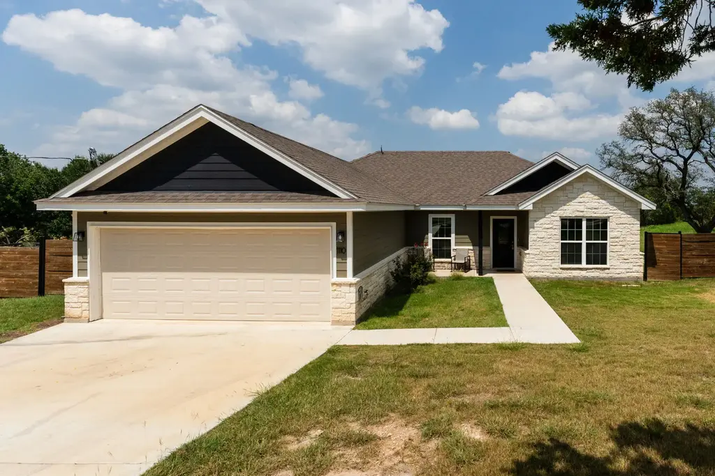 1110 County Road 1045, Lampasas