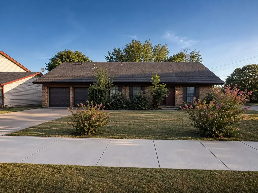 305 Starbright Drive, Austin