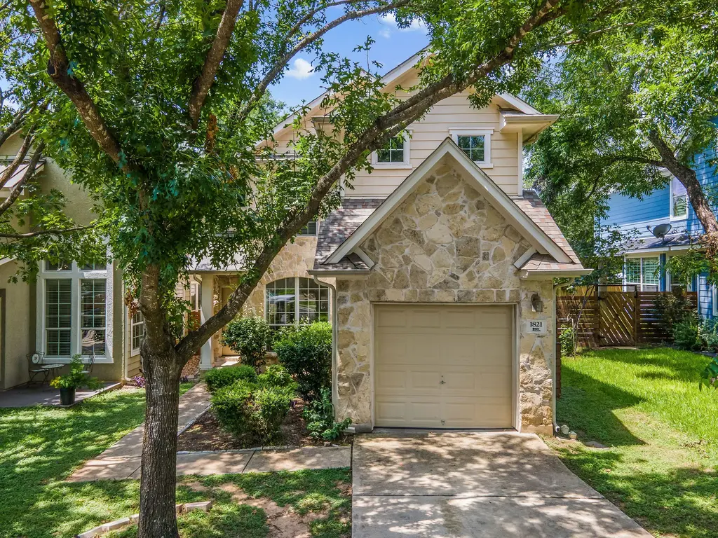 1821 Village Oak Court, Austin