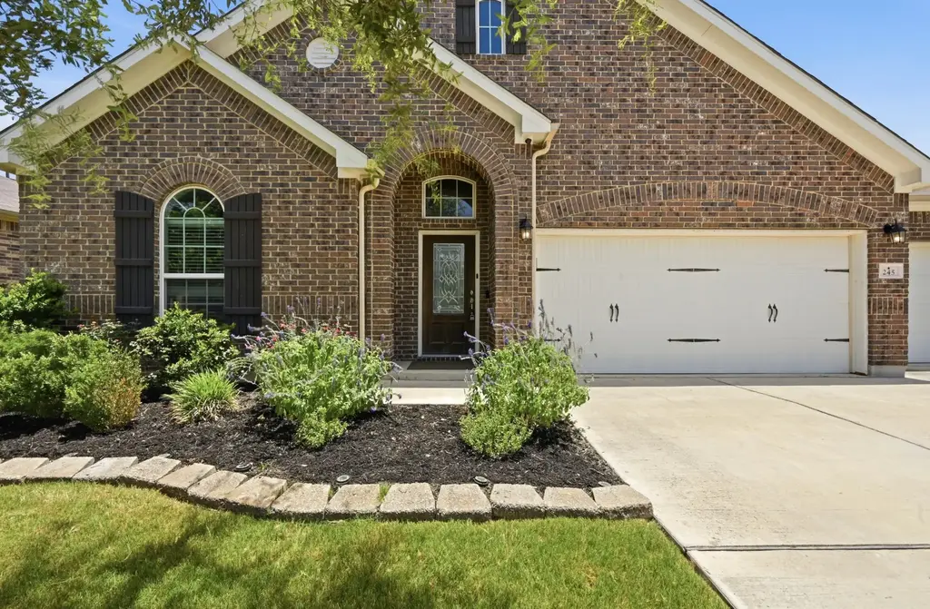 245 Natchez Drive, Buda