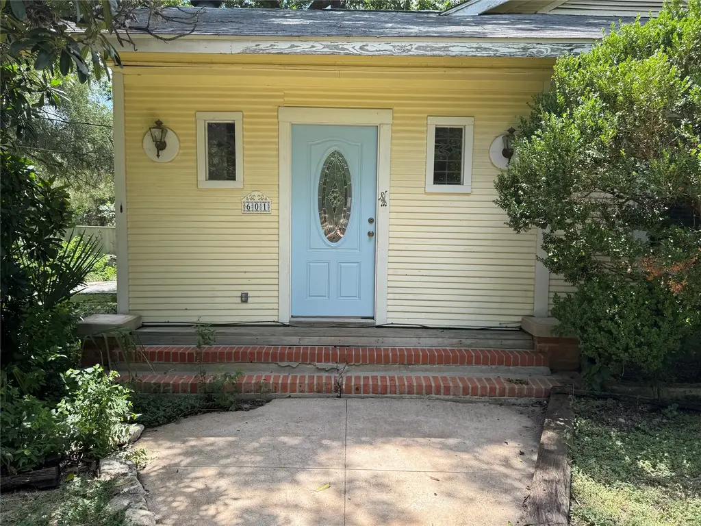 601 W San Antonio Street, San Marcos