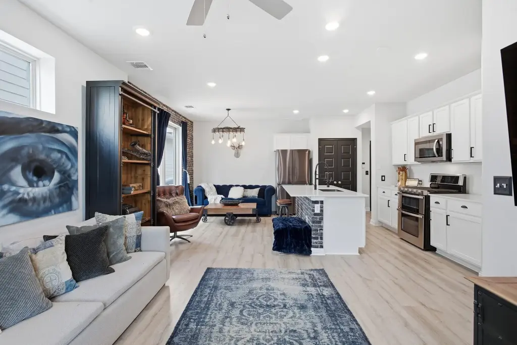 8525 Leroi Drive 368, Austin