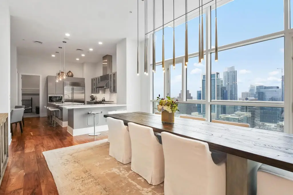 555 E 5th Street 3022, Austin