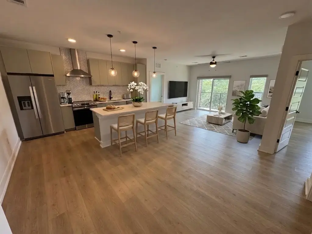 2500 Longview Street 302, Austin