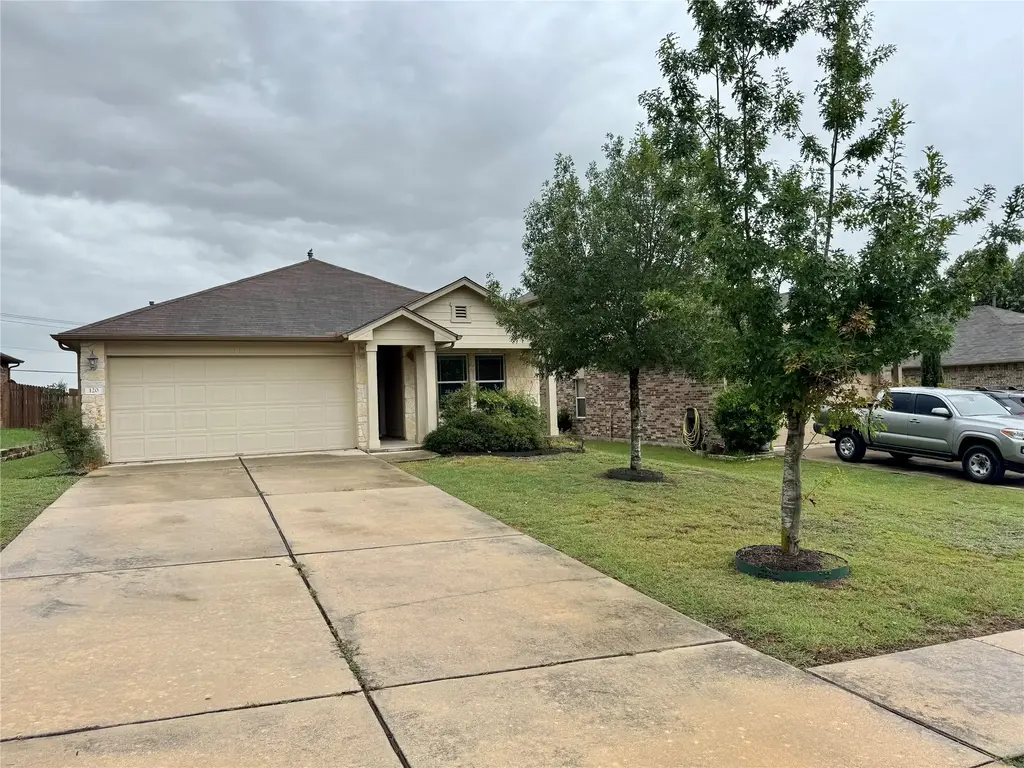 120 Chickadee Cove, Kyle