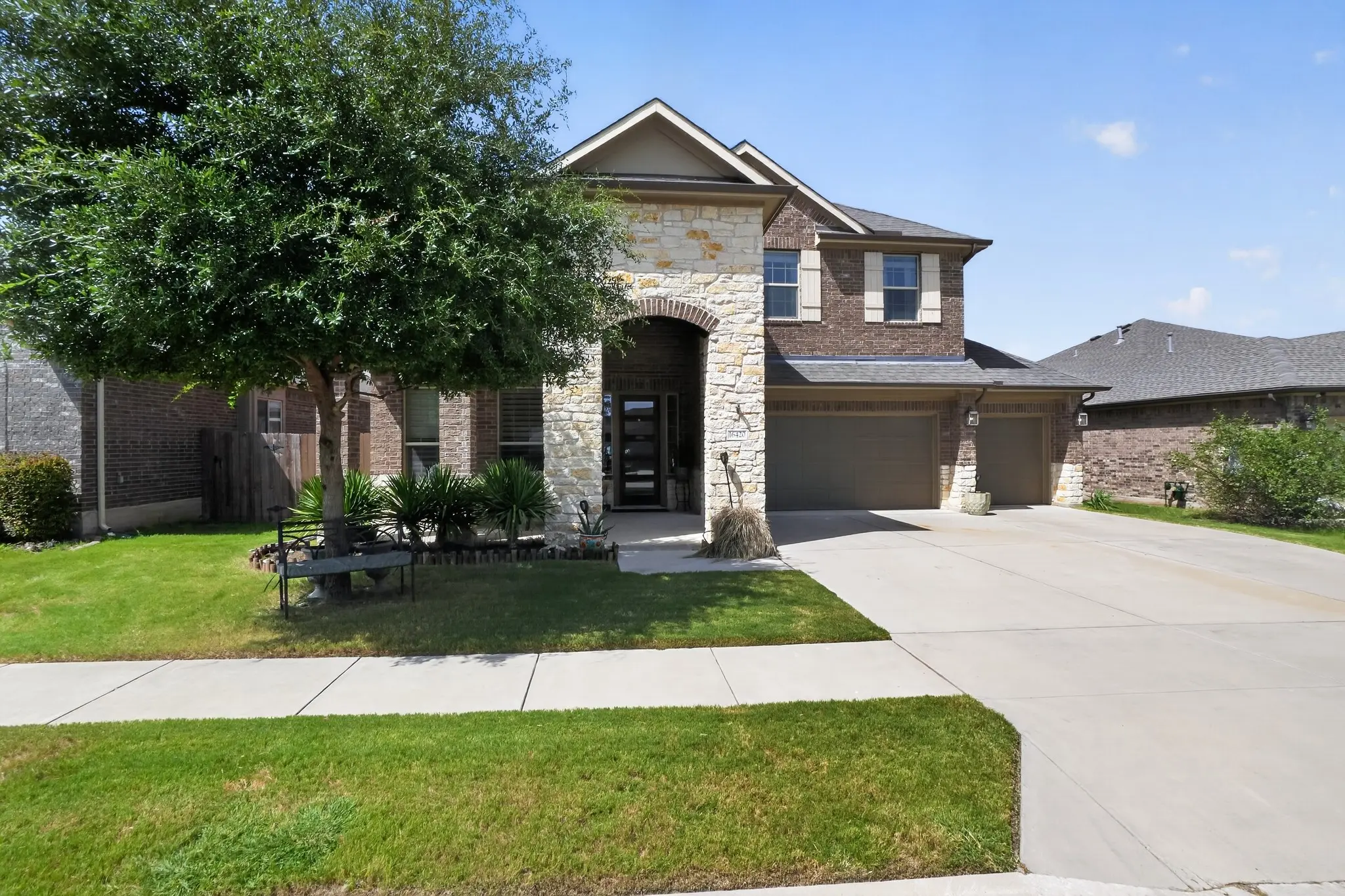 Photo of Listing #3008840