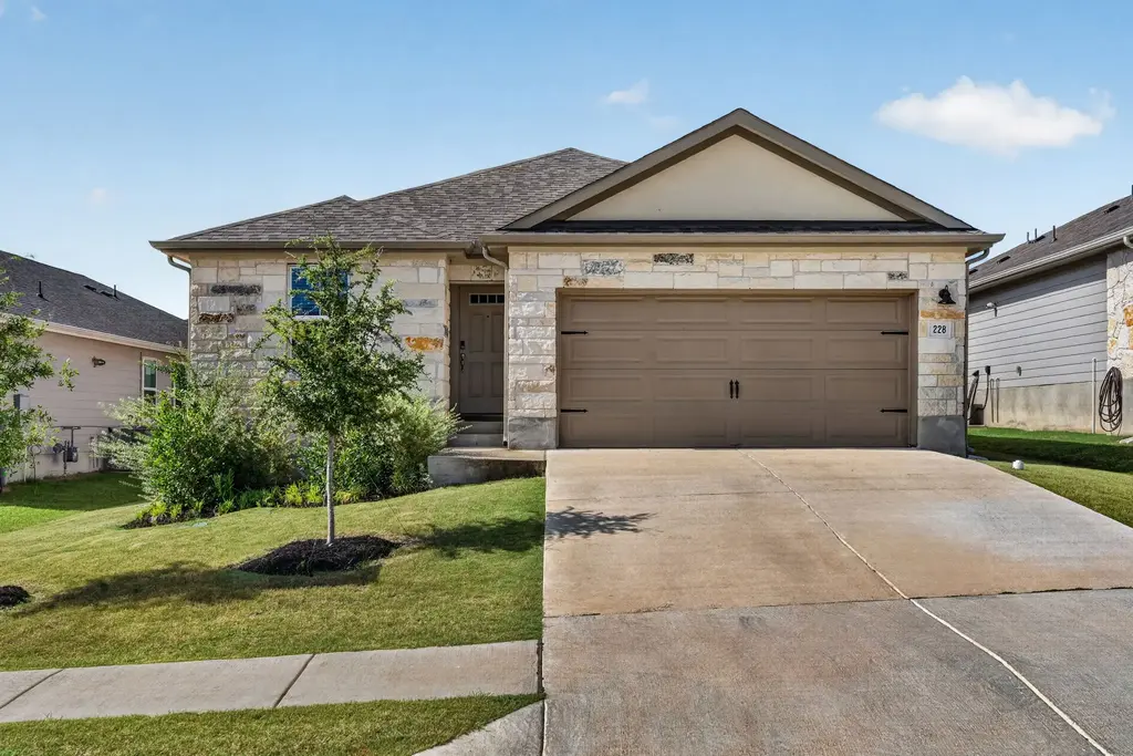228 El Capitan Loop, Dripping Springs