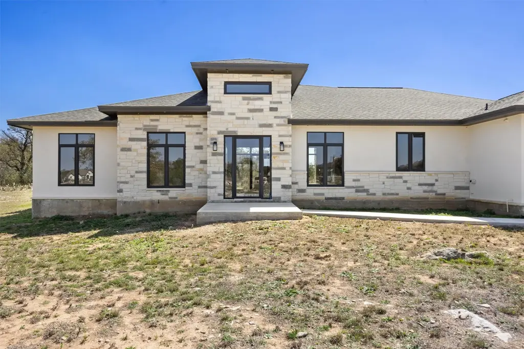 333 Spicewood Trails Drive, Spicewood