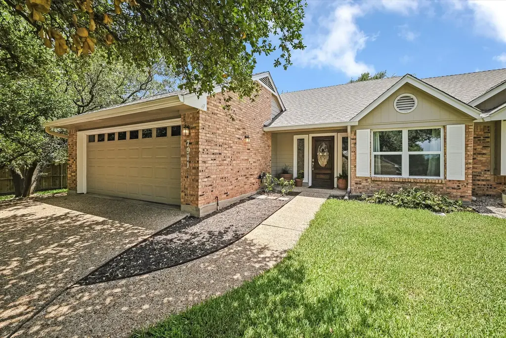 7911 Cavalry Court, Austin