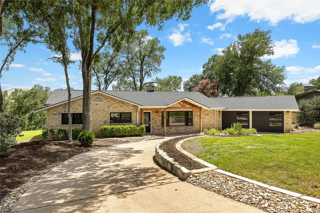 1014 Country Club Road, Georgetown