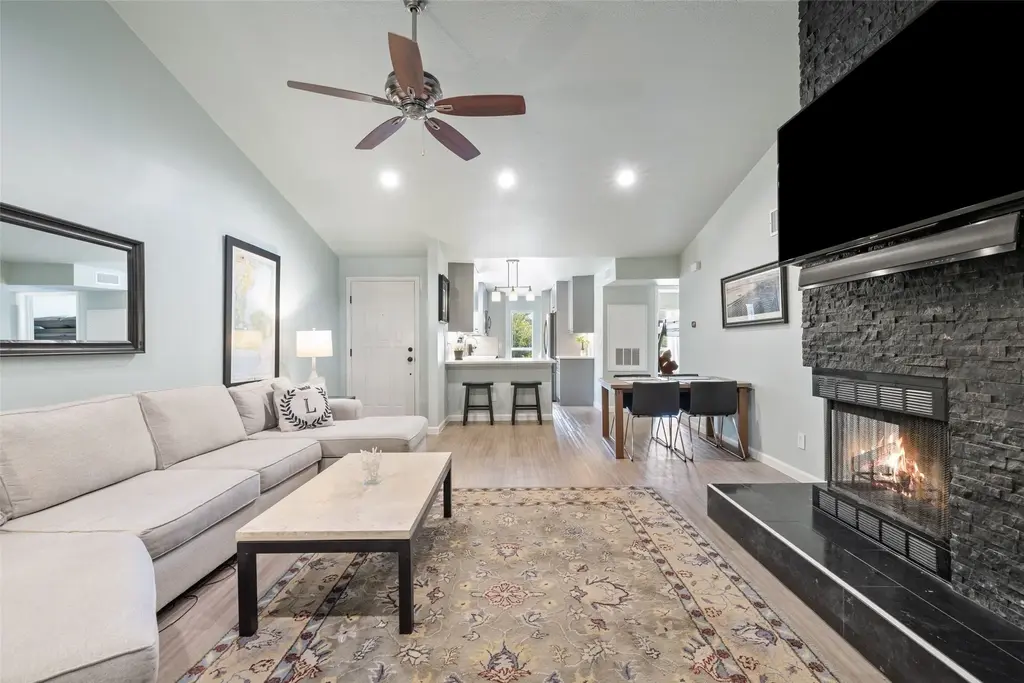 2450 Wickersham Lane 302, Austin