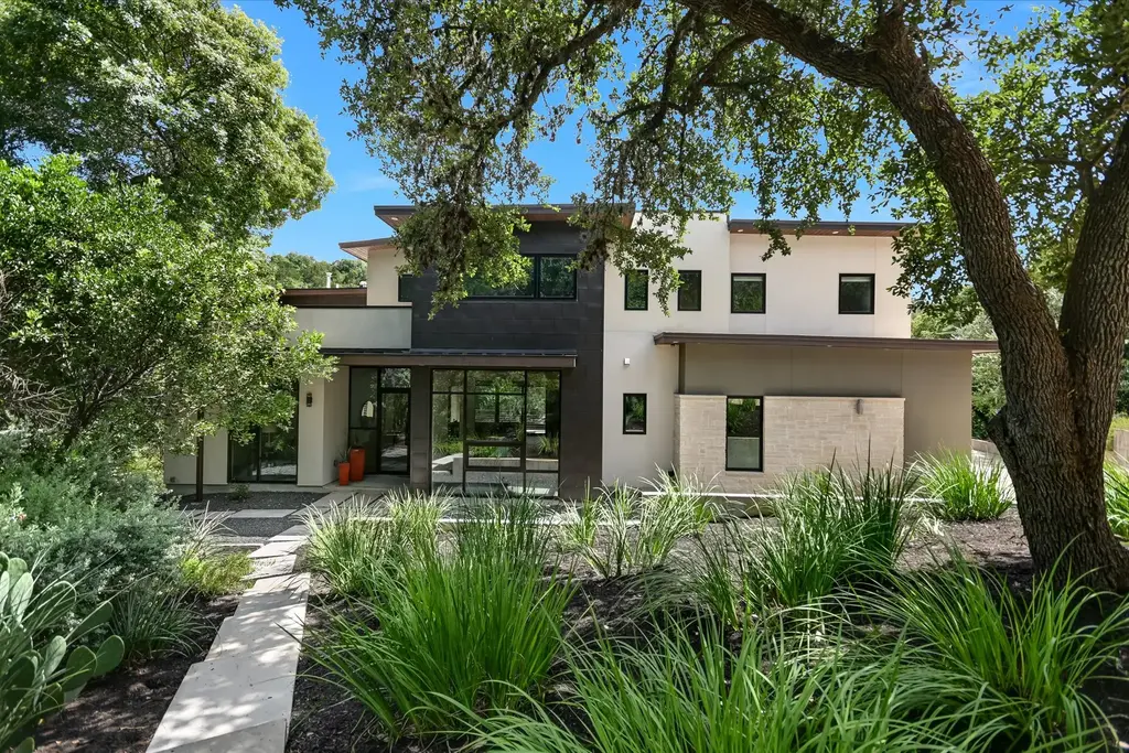 500 Laurel Valley Road, West Lake Hills