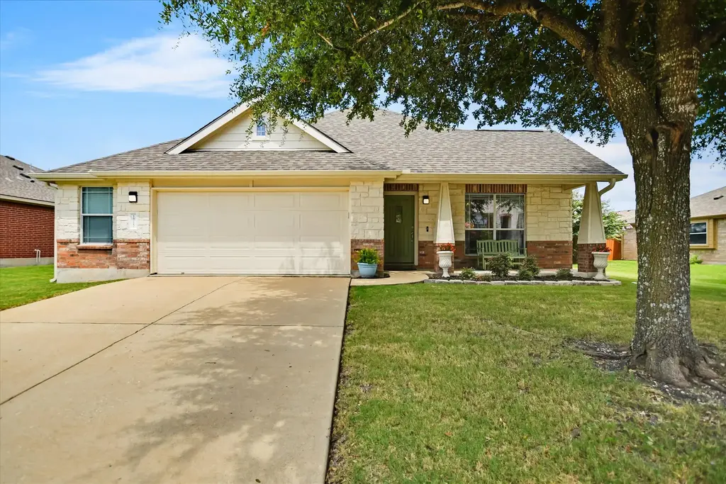 18717 Royal Pointe Drive, Pflugerville