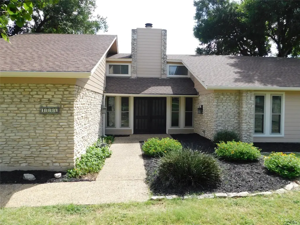 1006 Porpoise Street, Lakeway
