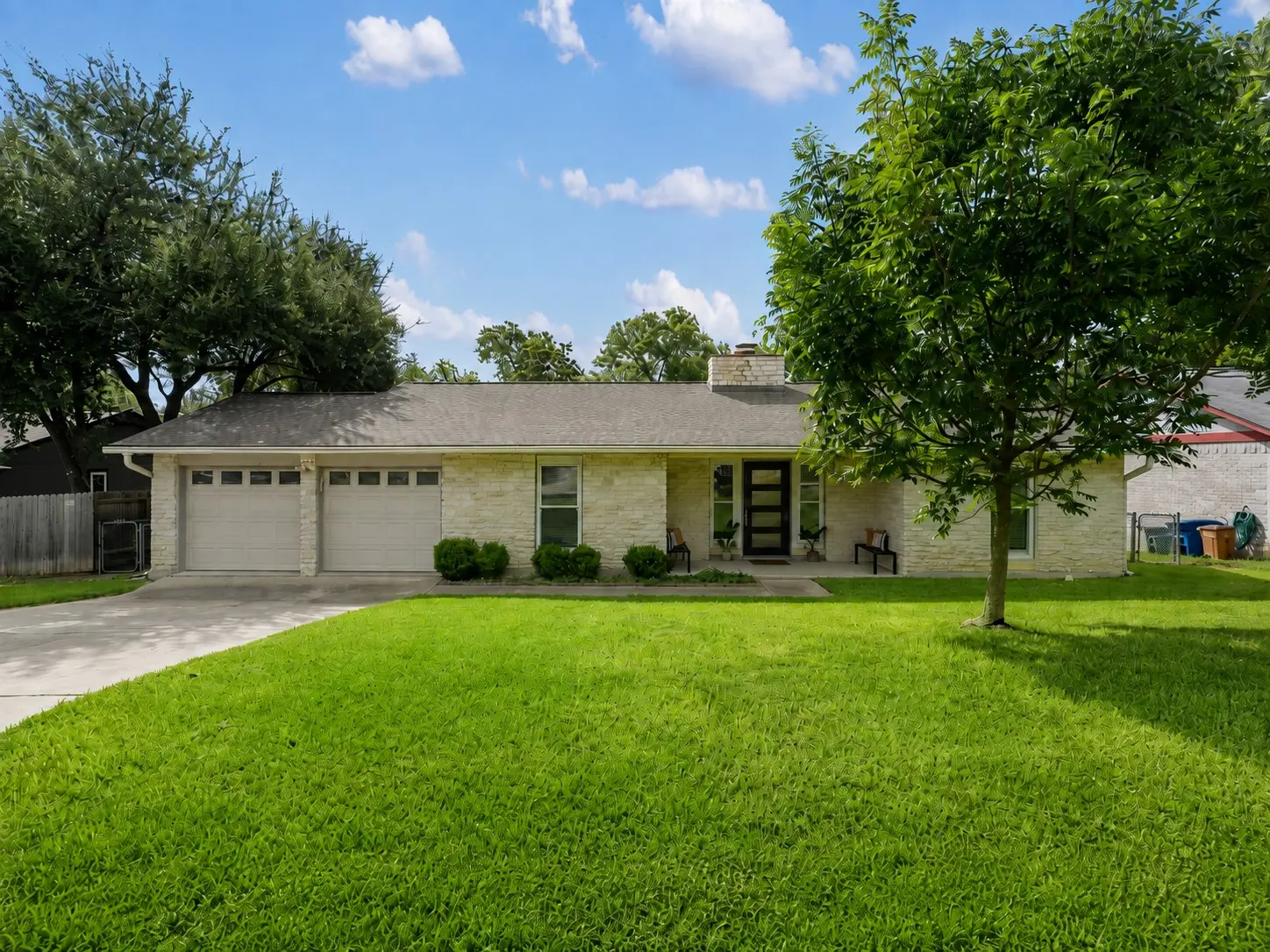 Photo of Listing #1503818