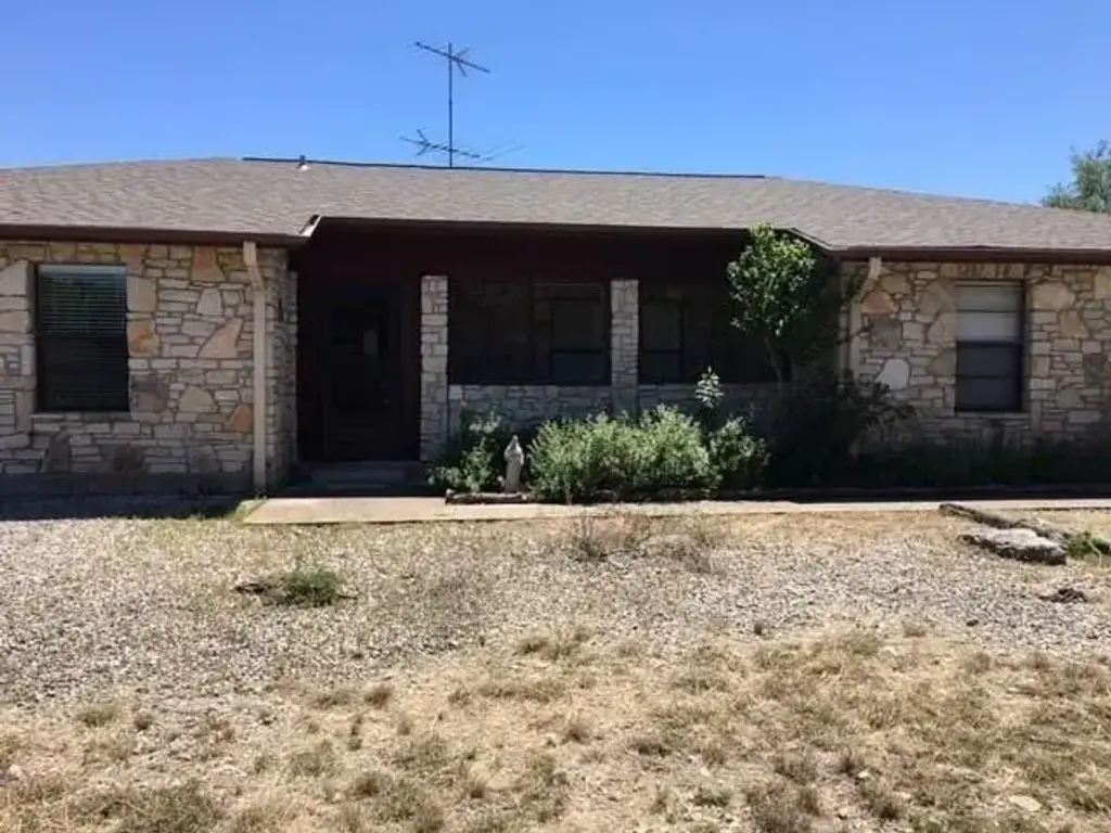 696 Hill Country Trail, Wimberley