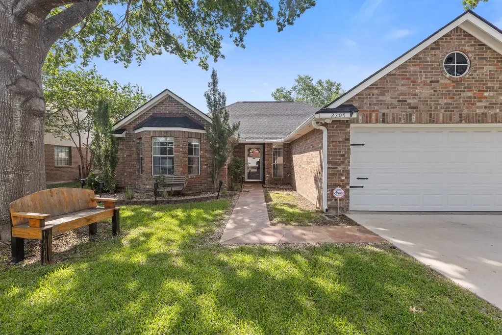 2305 Raintree Path, Round Rock